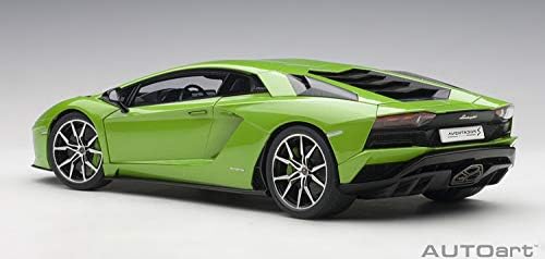 Модел автомобил Lamborghini Aventador S Verde Mantis / Перлено Зелен 1/18 от Autoart 79133